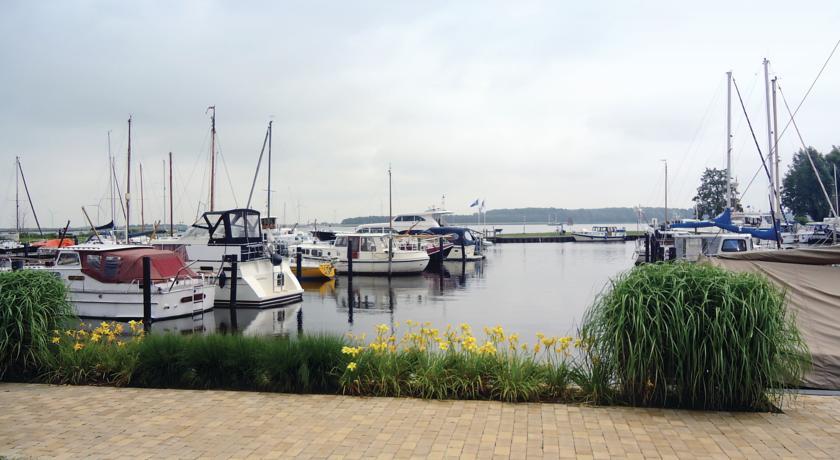 Апартаменты Holiday home Bunschoten