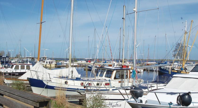 Апартаменты Holiday home Bunschoten XIII