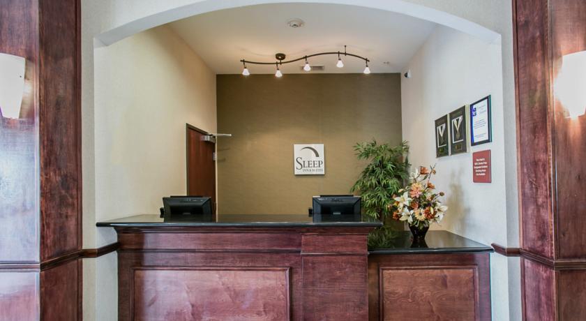 Отель Sleep Inn & Suites