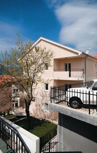 Апартаменты Apartment Kumbor Kumbor