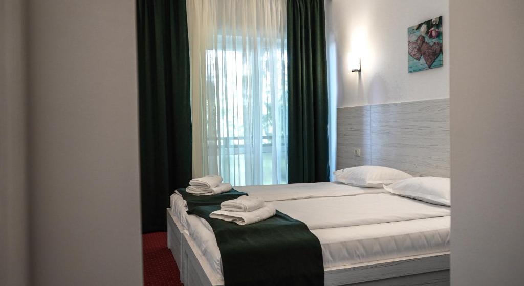 Отель Hotel Cirus