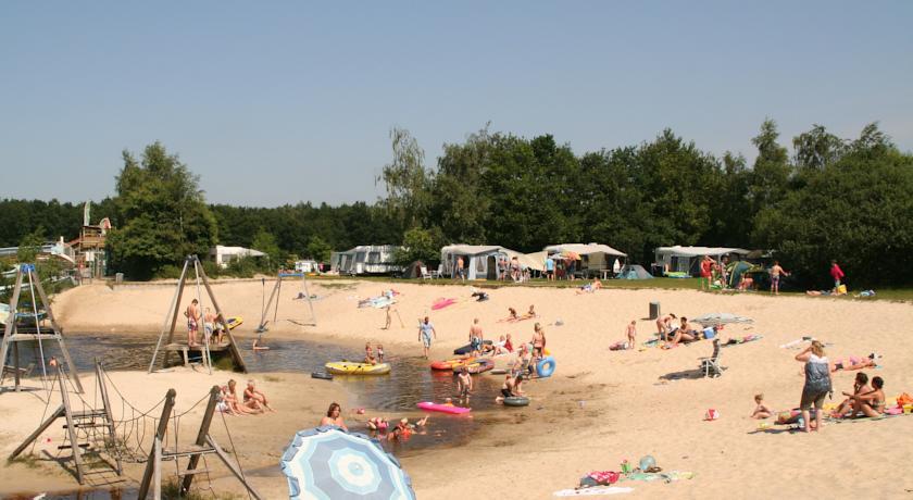 Отель Vakantiepark Het Stoetenslagh