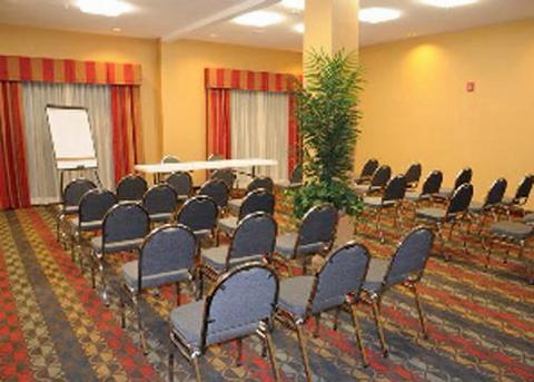 Отель Comfort Suites Montgomery