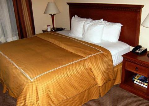 Отель Comfort Suites Cincinnati