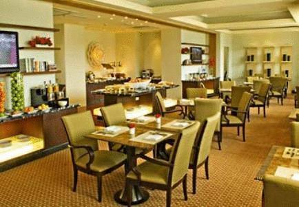 Отель Cebu City Marriott Hotel