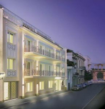 Ava Hotel & Suites