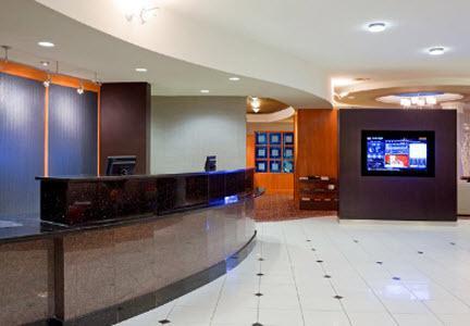 Отель Courtyard by Marriott Toronto Mississauga