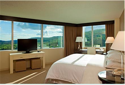 Отель Sheraton Mahwah Hotel