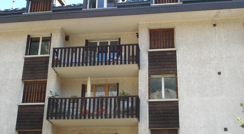 Отель Appartement Le Belledonne