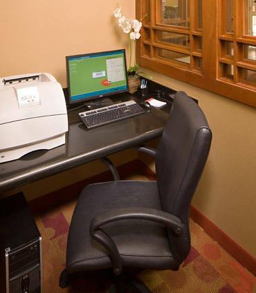 Отель TownePlace Suites Bentonville Rogers