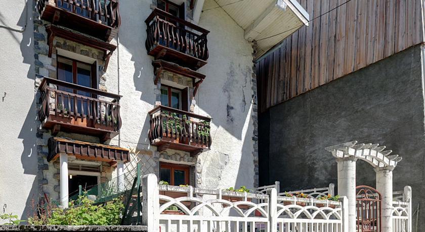 Хостел Hostel Maison des Quatre Balcons