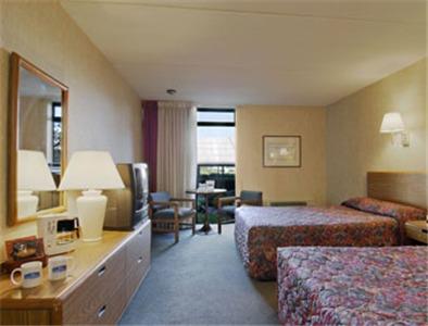 Отель Howard Johnson Milford