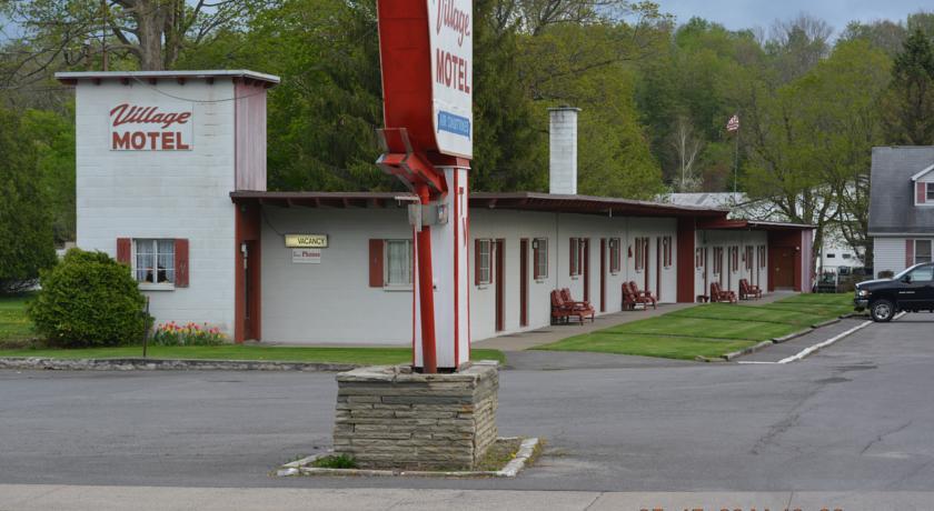 Отель The Village Motel
