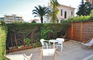 Отель Apartment rue de Sévigné