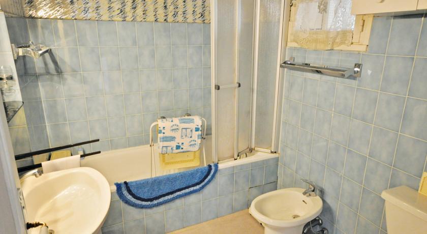 Апартаменты Holiday home les bois de la Mourachonne