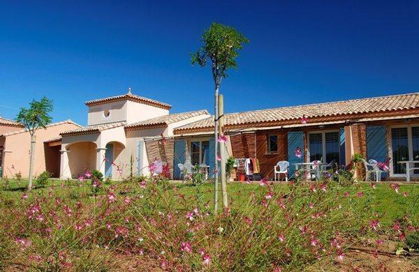 Апартаменты Holiday home Route du Lac III
