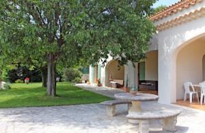 Апартаменты Holiday home Route de Lascours