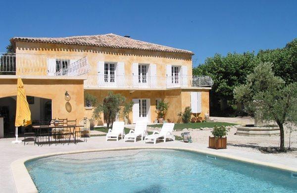 Апартаменты Holiday home Route de Saumane