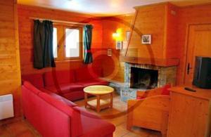 Отель Holiday home Route du Plan du Saz