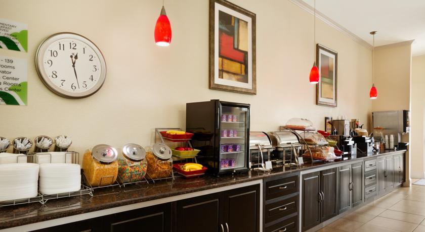 Отель Holiday Inn Express San Marcos