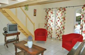 Отель Holiday home Avenue des Amandiers