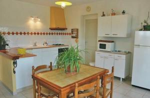 Апартаменты Holiday home Chemin les Preyauts