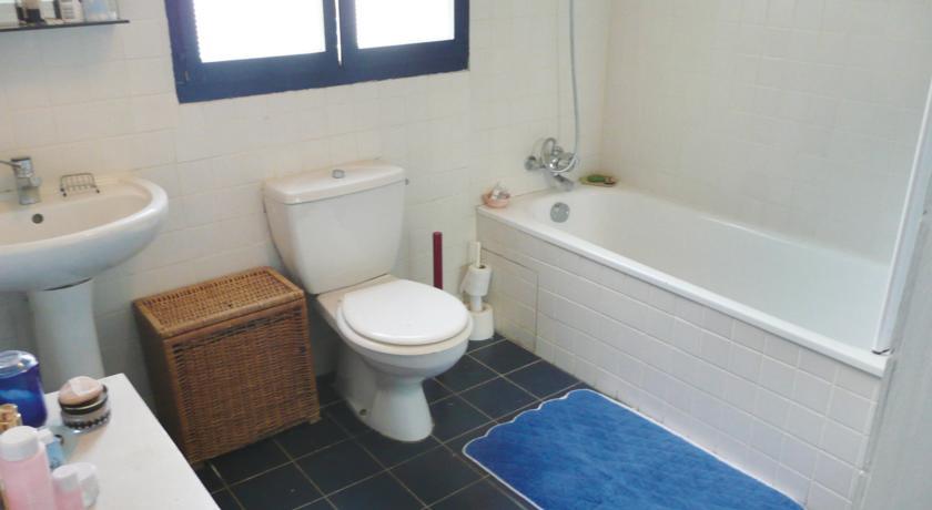 Апартаменты Holiday home St. Quentin de Baron