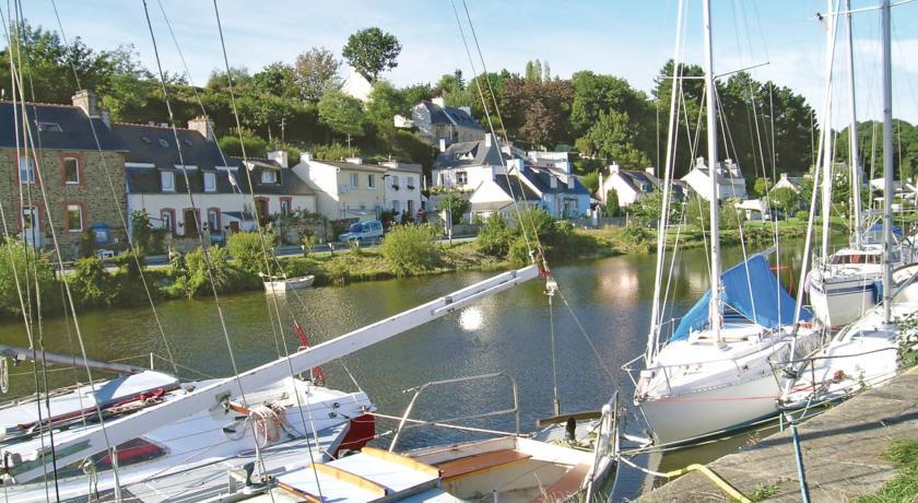 Апартаменты Holiday home Place du Pilori