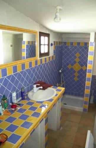 Апартаменты Holiday home Le Rocher-Rte.De Grimaud