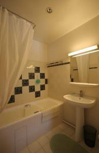 Апартаменты Apartment Route De Grignan