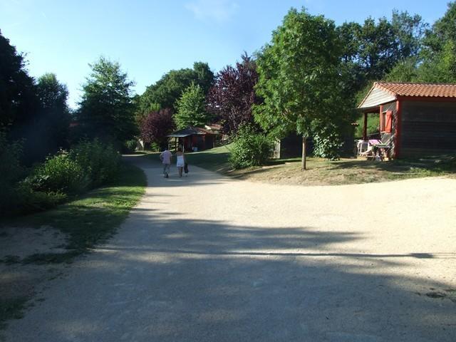 Отель Camping Le Hameau Du Petit Lay