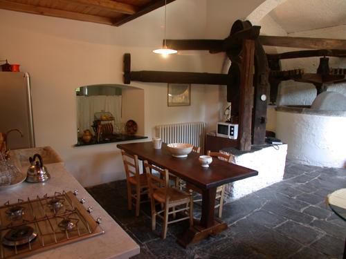 Отель Casale Amati Country House