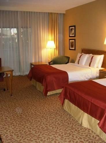 Отель Holiday Inn Evansville Airport