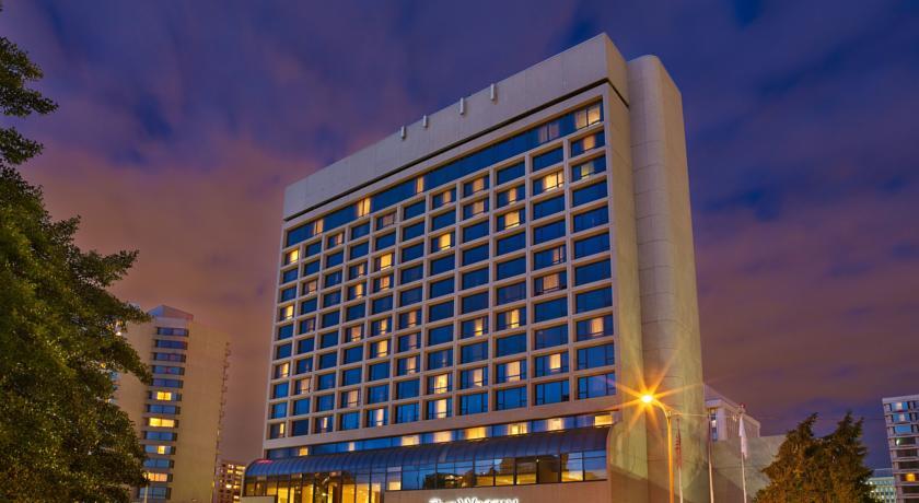 Отель Sheraton Crystal City Hotel