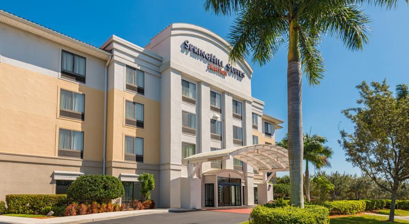Отель SpringHill Suites Fort Myers Airport