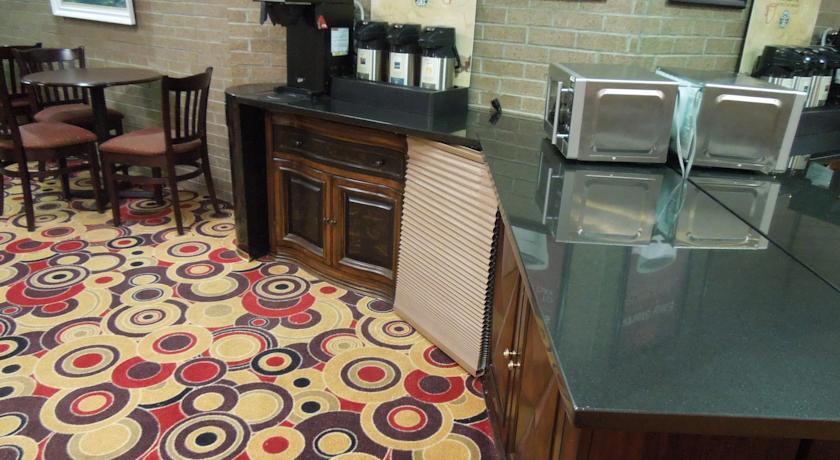 Отель Econo Lodge Metro