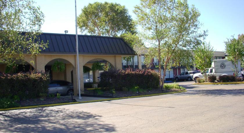 Отель Natchitoches Inn