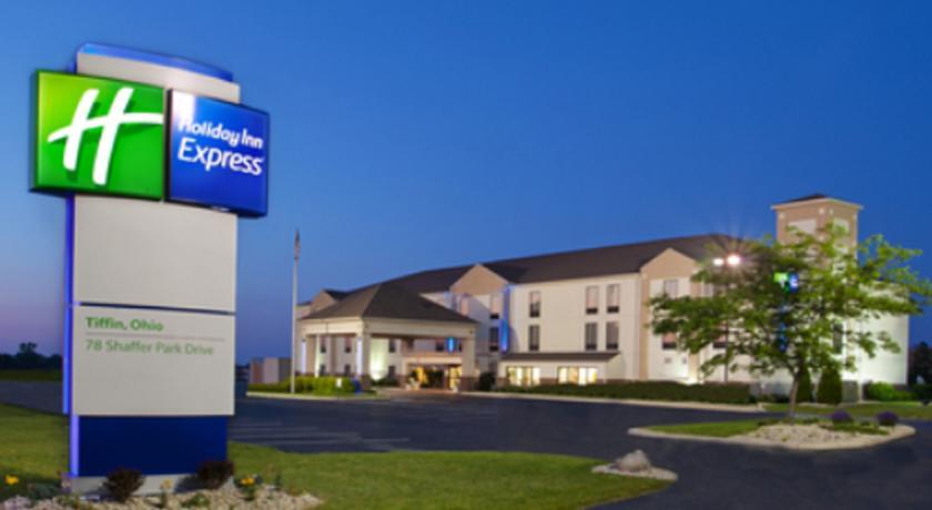 Отель Holiday Inn Express TIFFIN