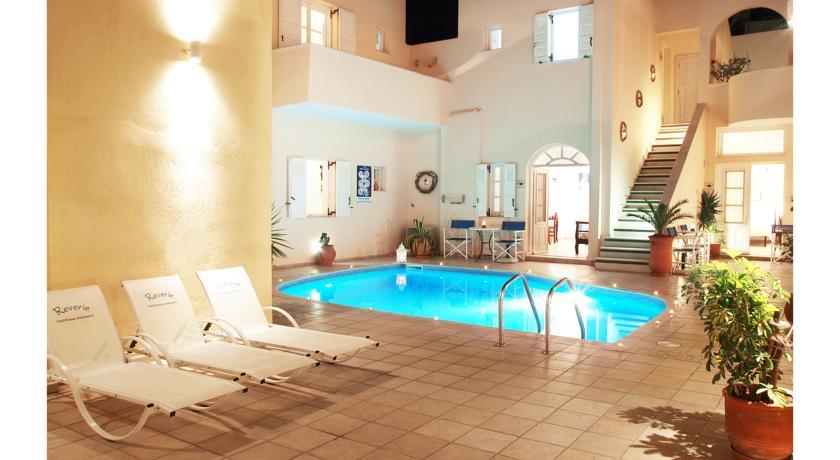 Апартаменты Reverie Traditional Apartments