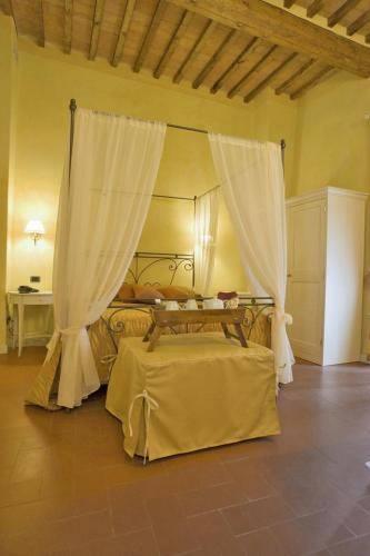 Отель Borgo Sant'ippolito Country Hotel