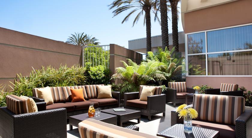 Отель Courtyard Oakland Emeryville