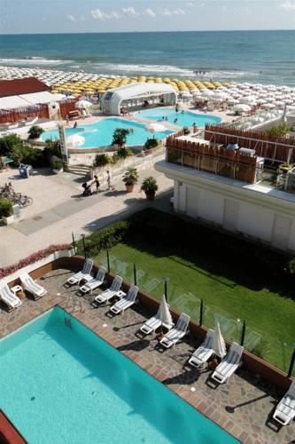 Отель Hotel Benini
