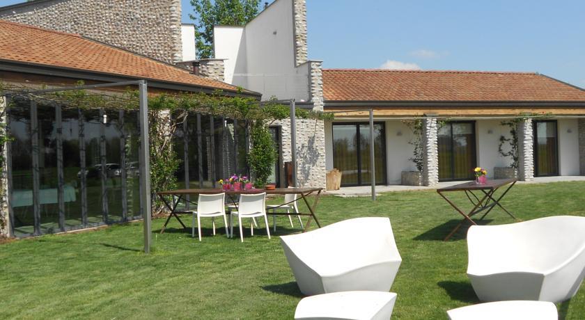 Отель Agriturismo Corte Carnevale