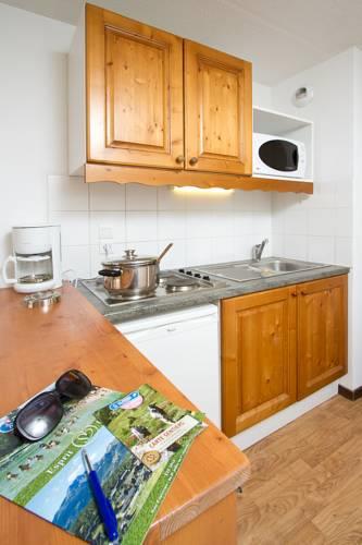 Отель Vacancéole - Résidence Les Chalets et Balcons De La Vanoise