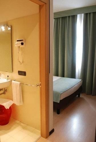 Отель Hotel Metropolis