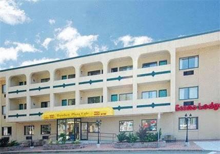 Отель Econo Lodge At The Falls