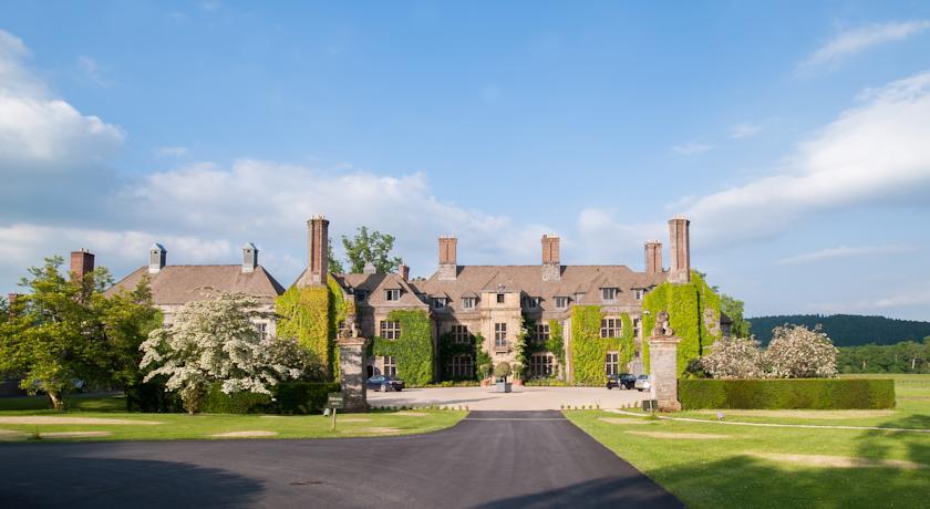 Отель Llangoed Hall