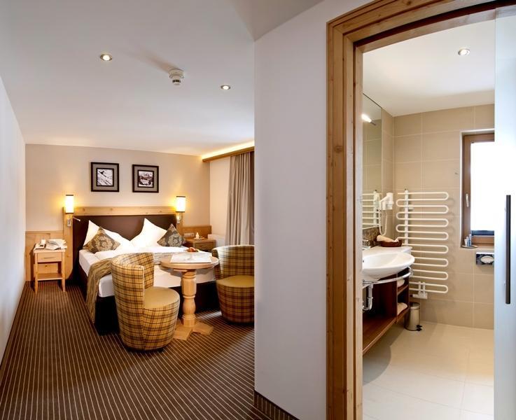 Отель Hotel Bergkristall