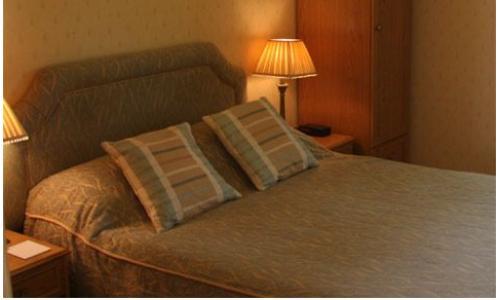 Отель The Royal Lion Hotel