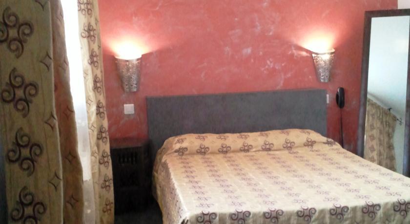 Отель Logis Hotel De La Clape